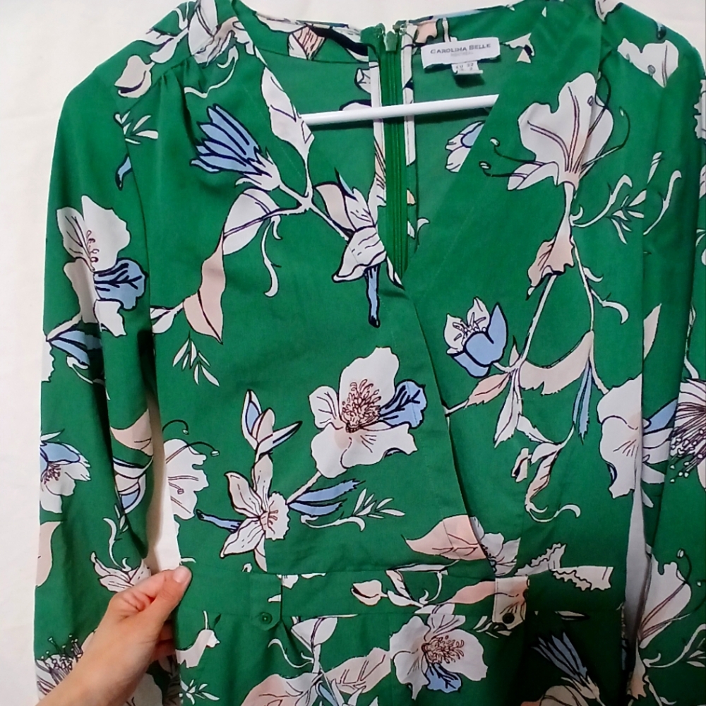 Carolina Belle montreal green floral shorts romper Sz 2 100% polyester